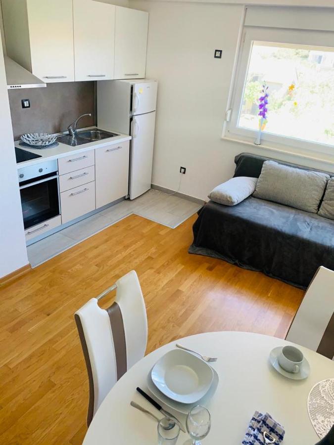Apartments Nika Sukošan Esterno foto