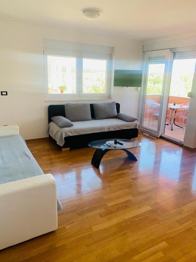 Apartments Nika Sukošan Esterno foto