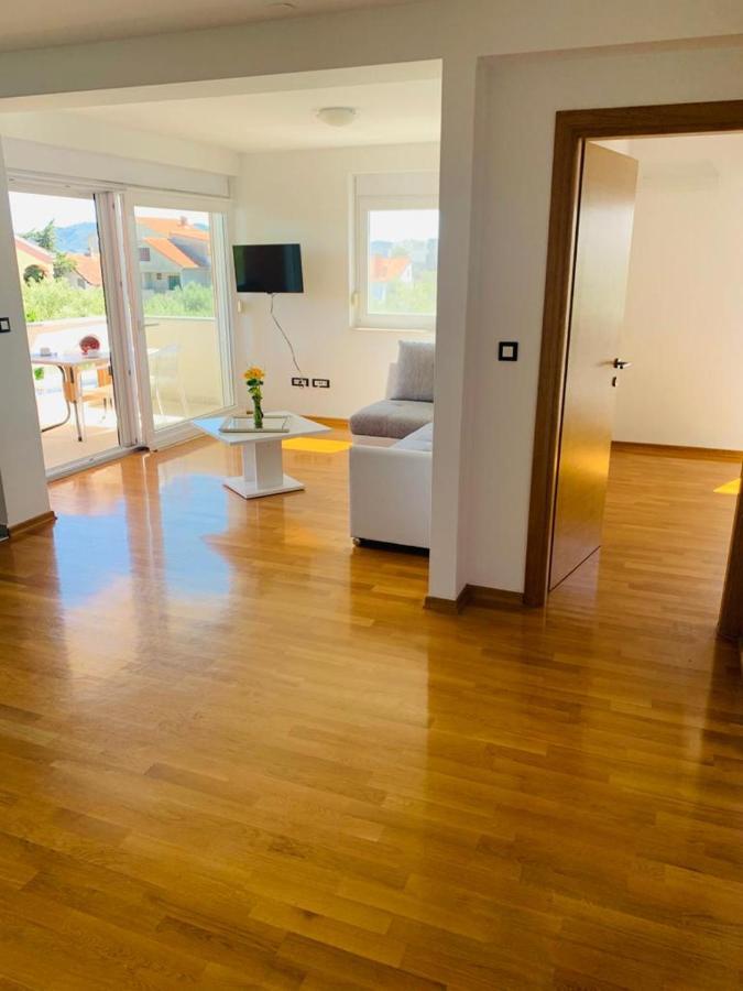 Apartments Nika Sukošan Esterno foto