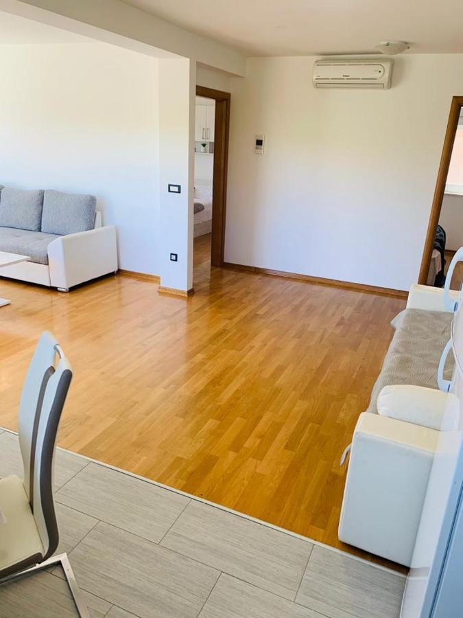 Apartments Nika Sukošan Esterno foto